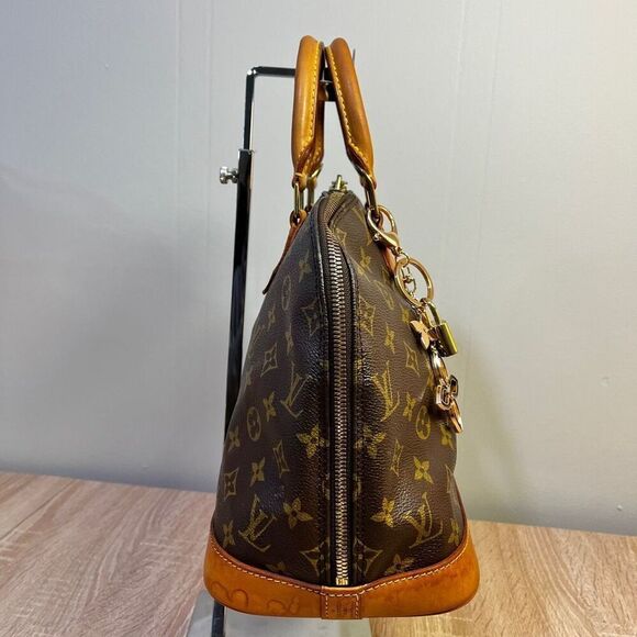 Louis Vuitton Monogram Alma Bag - Picture 9 of 16